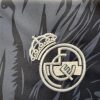 Tunique de supporter Real Madrid design dragon rouge sur fond noir collection 2024 2025