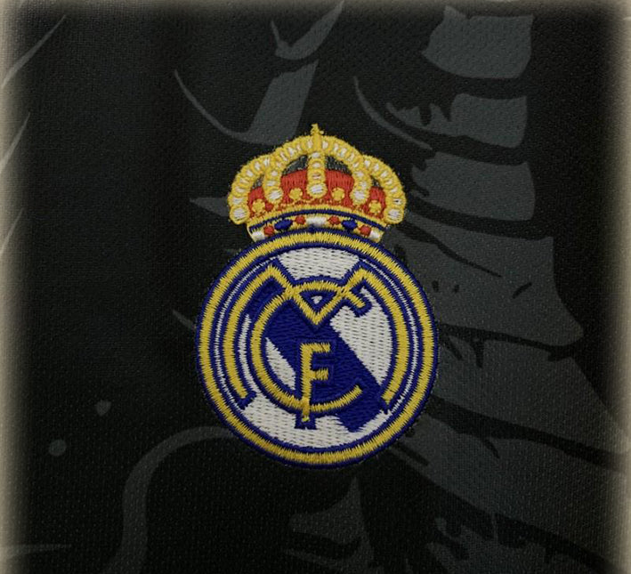 maillot-de-football-concept-real-madrid-dragon-violet-saison-2526 Concept Jerseys Real Madrid dragon purple soccer jersey season 2526