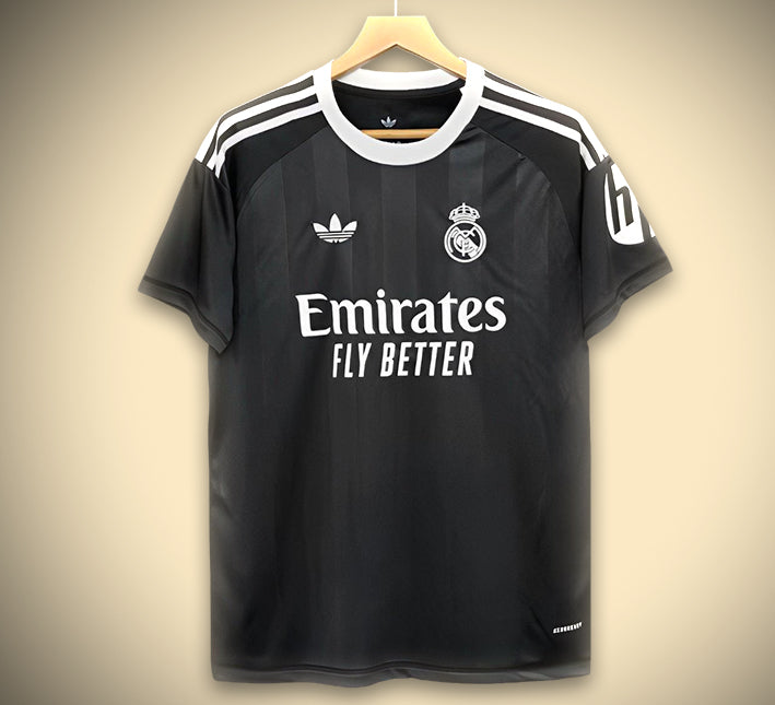 Real Madrid Goalkeeper Jersey Black Edition 2025-2026 front view
