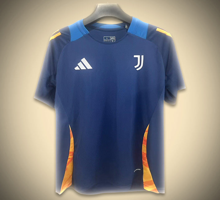 Juventus Pre-Match Jersey 2526