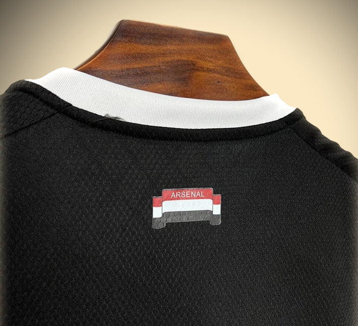 tee-shirt-de-match-arsenal-noir-design-concept-collection-deux-mille-vingt-quatre-vingt-cinq Tee shirt de match Arsenal noir design concept collection deux mille vingt quatre vingt cinq