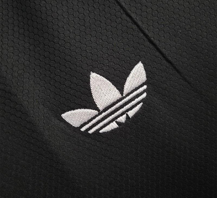 maillot-de-football-arsenal-noir-edition-concept-saison-deux-mille-vingt-quatre-vingt-cinq Arsenal soccer jersey black concept edition season 2024 2025