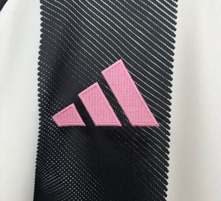Official Juventus home kit short sleeve soccer jersey