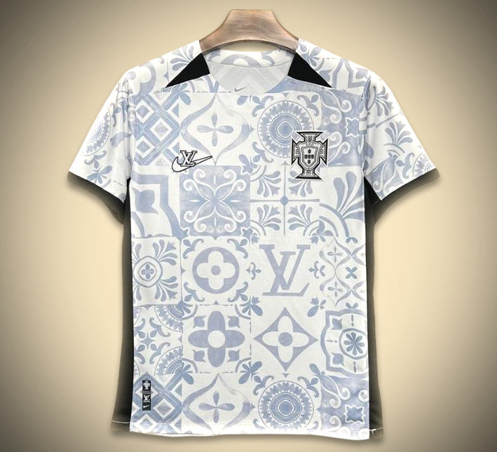 maillot-de-football-portugal-design-luxe-inspire-louis-vuitton-collection-vingt-quatre-vingt-cinq Portugal soccer jersey luxury design inspired by Louis Vuitton collection twenty four twenty five
