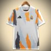 maillotrealmadridentrainement-1.jpg Real Madrid Pre-Match Jersey 2024-2025 front view