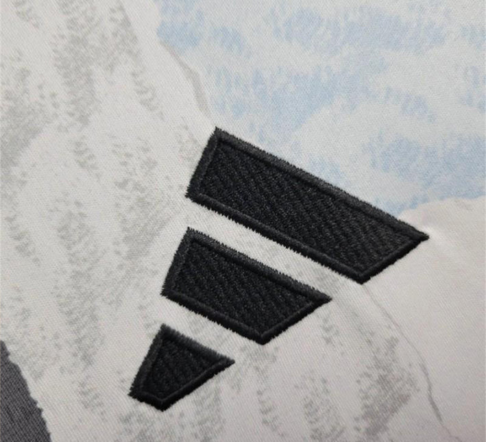 maillotrealmadridentrainementadidas.jpg Real Madrid Pre-Match Jersey 2024-2025 side view