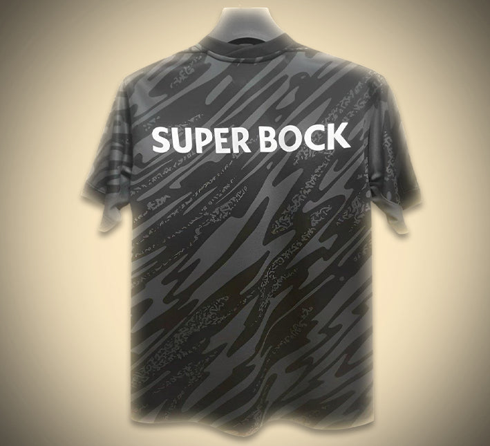 maillotsportingblackdos.jpg Sporting CP Goalkeeper Black 2024-2025 Soccer Jersey Side View