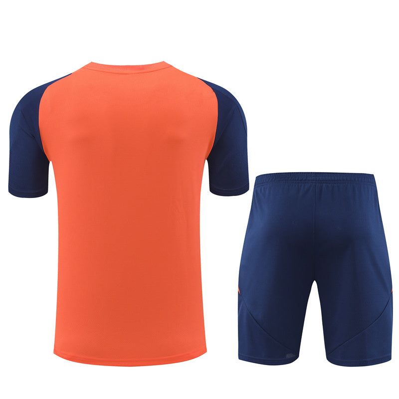 ensemble-maillot-et-short-manchester-united-saison-2024-2025 Manchester United Jersey and Shorts Set 2024 2025 Season