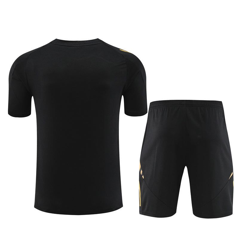 ensemble-maillot-et-short-real-madrid-saison-2024-2025-tenue-officielle Real Madrid jersey and shorts set 2024 2025 season official kit