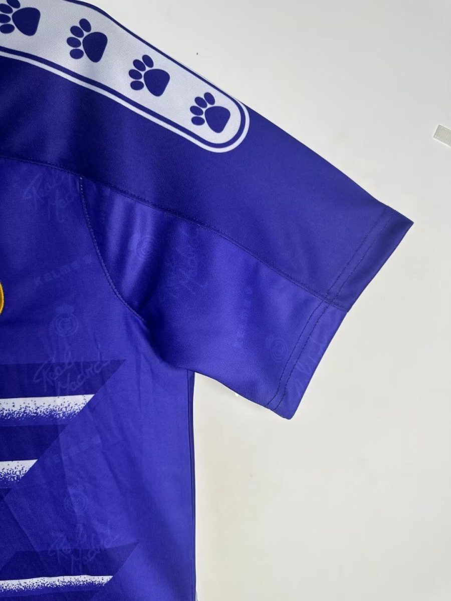 jersey-collector-real-madrid-exterieur-annees-quatre-vingt-dix-pour-supporters Real Madrid Away Collector Jersey 1990s for Supporters