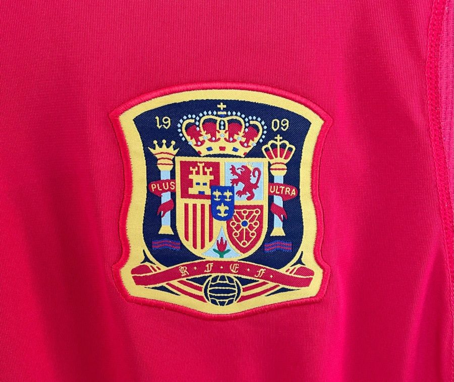 jersey-espagne-saison-2010-tenue-officielle-de-la-roja-pour-supporter Spain jersey 2010 season official La Roja kit for supporter