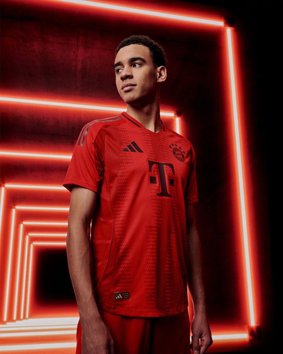 Bayern Munich home soccer jersey 2024 2025 with club badge