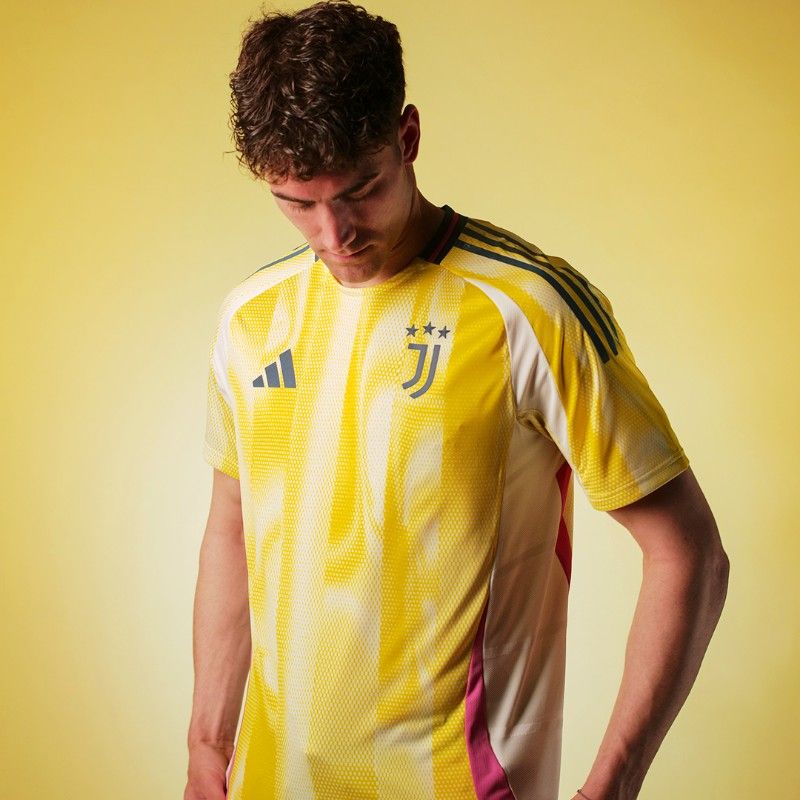 Juventus away jersey 2024 2025 for men breathable fabric soccer style