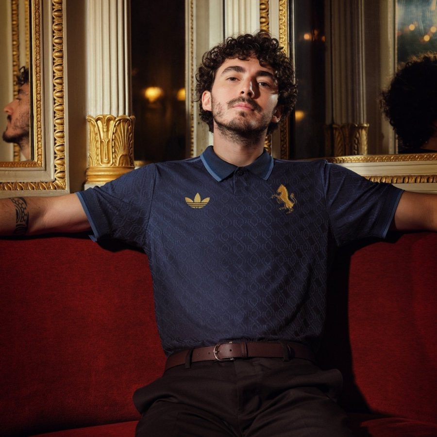 Official Juventus third jersey for bianconeri supporters