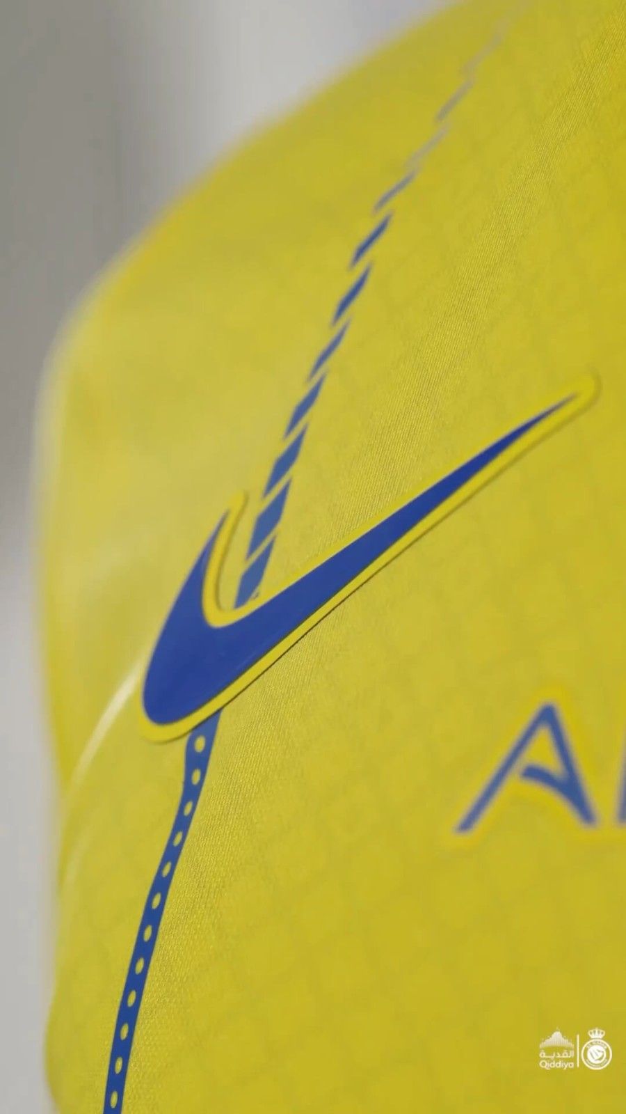 jersey-officiel-al-nassr-fc-couleur-jaune-domicile official Al Nassr FC jersey yellow home