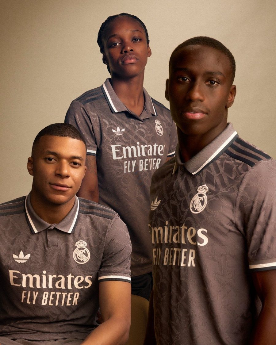 maillot-de-football-real-madrid-collection-third-adidas-coupe-homme Real Madrid soccer jersey third collection Adidas men's cut