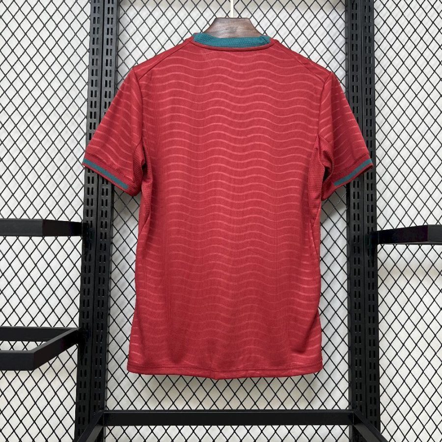 maillot-domicile-du-portugal-saison-2026-rouge-et-vert-equipement-officiel-football Portugal home jersey 2026 season red and green official soccer kit
