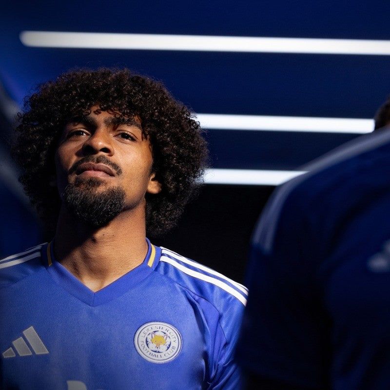 maillot-domicile-leicester-city-saison-deux-mille-vingt-quatre-deux-mille-vingt-cinq-bleu-officiel-premier-league Leicester City home jersey season 2024 2025 blue official Premier League