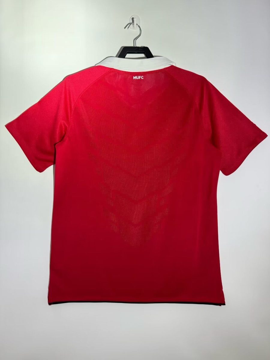 maillot-domicile-manchester-united-saison-2010-2011 Home jersey Manchester United season 2010 2011