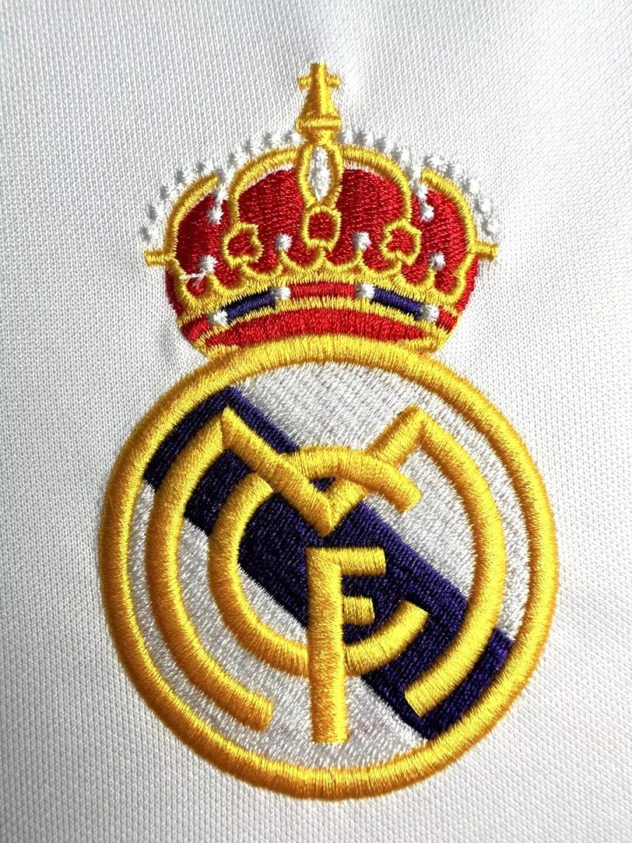 maillot-domicile-real-madrid-saison-mille-neuf-cent-quatre-vingt-quatorze-mille-neuf-cent-quatre-vingt-quinze Real Madrid home jersey 1994 1995 season