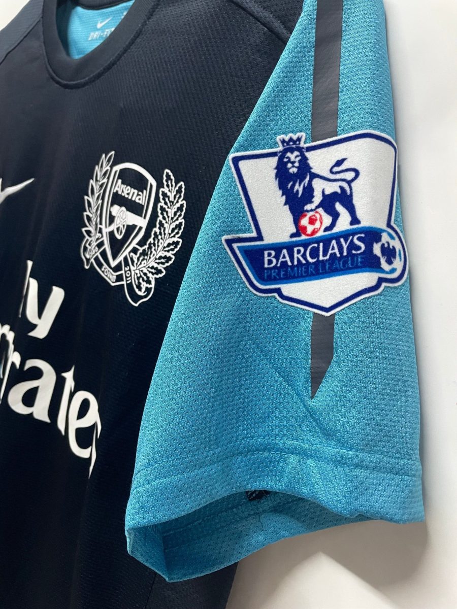 maillot-exterieur-arsenal-fc-saison-deux-mille-onze-deux-mille-douze Arsenal FC away jersey 2011 2012 season