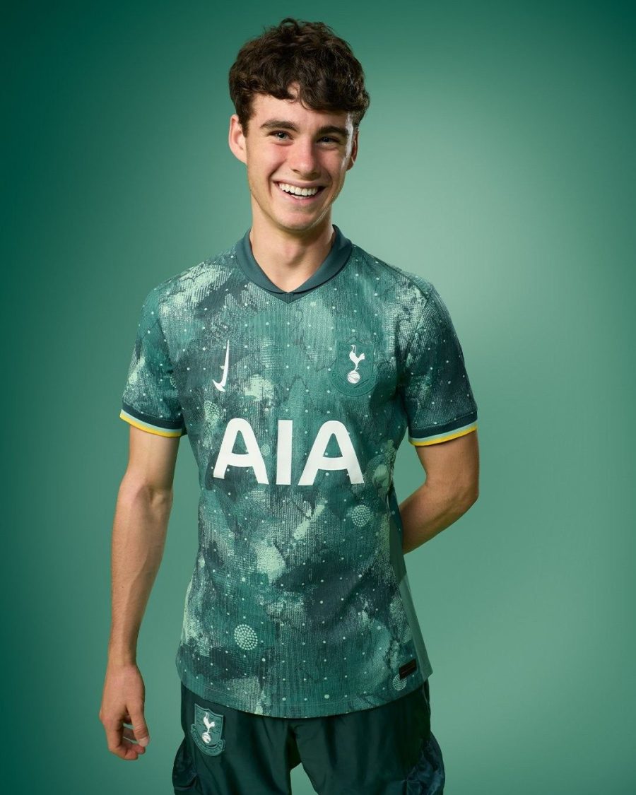 Official Tottenham away third jersey for supporters