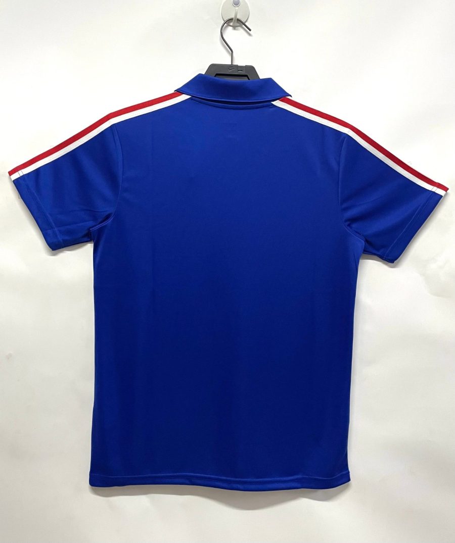 maillot-retro-bleu-des-bleus-football-avec-ecusson-france retro blue France soccer jersey with France crest