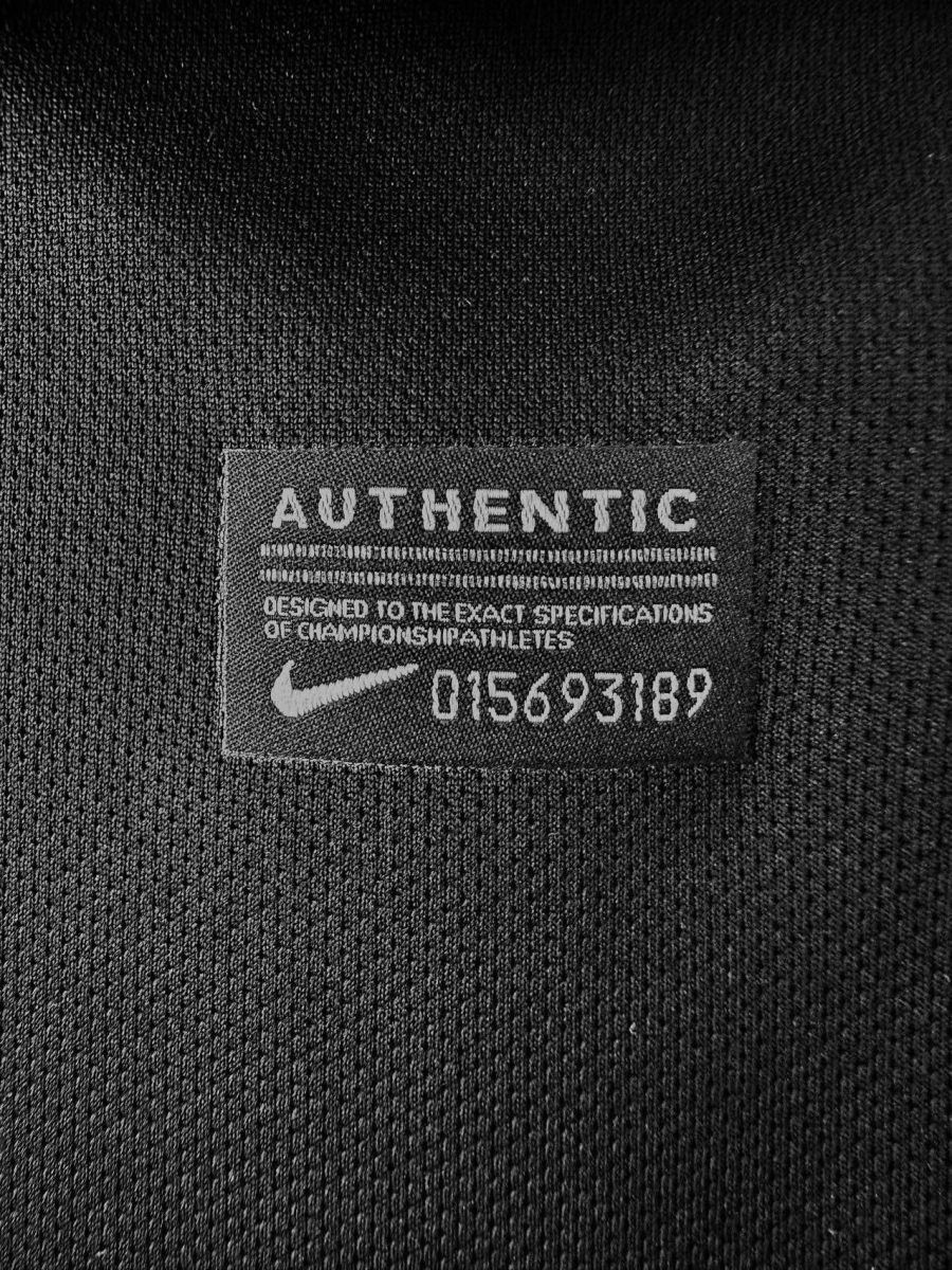 tenue-de-football-bresil-noir-avec-ecusson-et-finitions-premium Brazil black soccer kit with crest and premium finishes