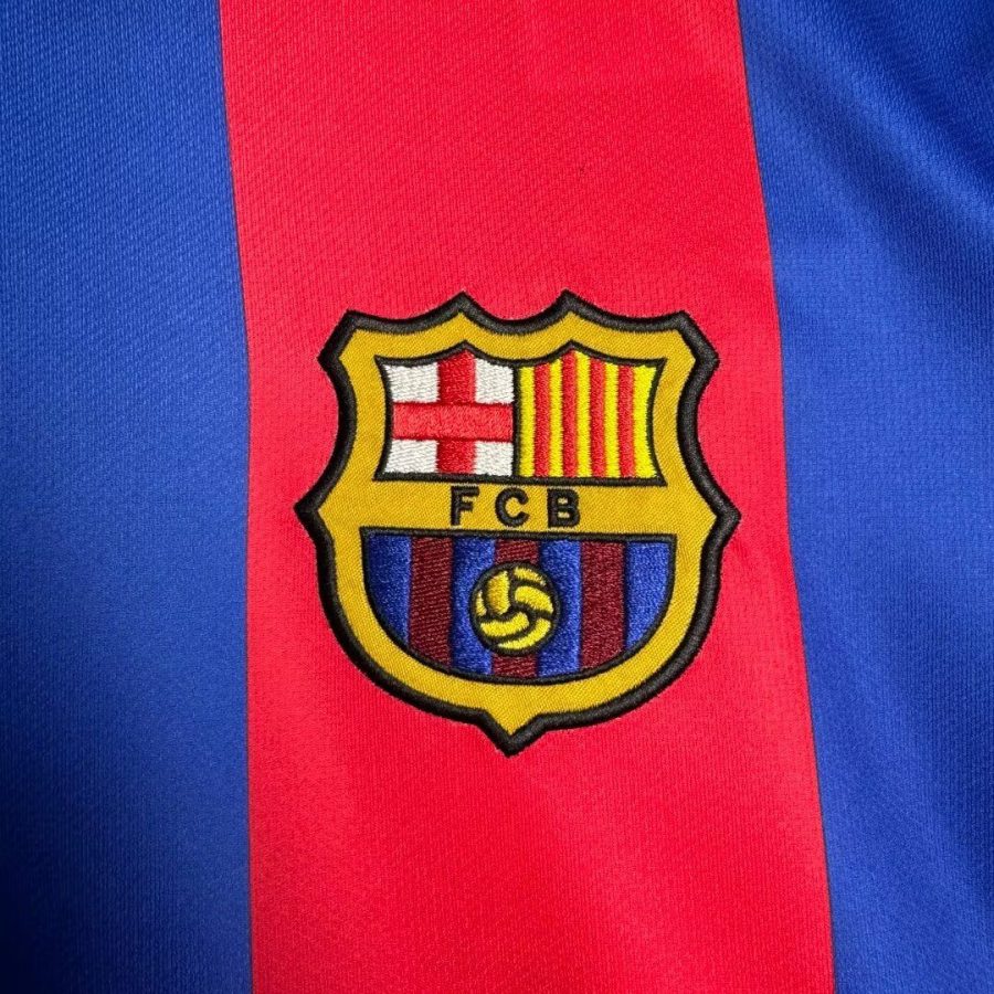 FC Barcelona 2004 2005 home soccer jersey short sleeves