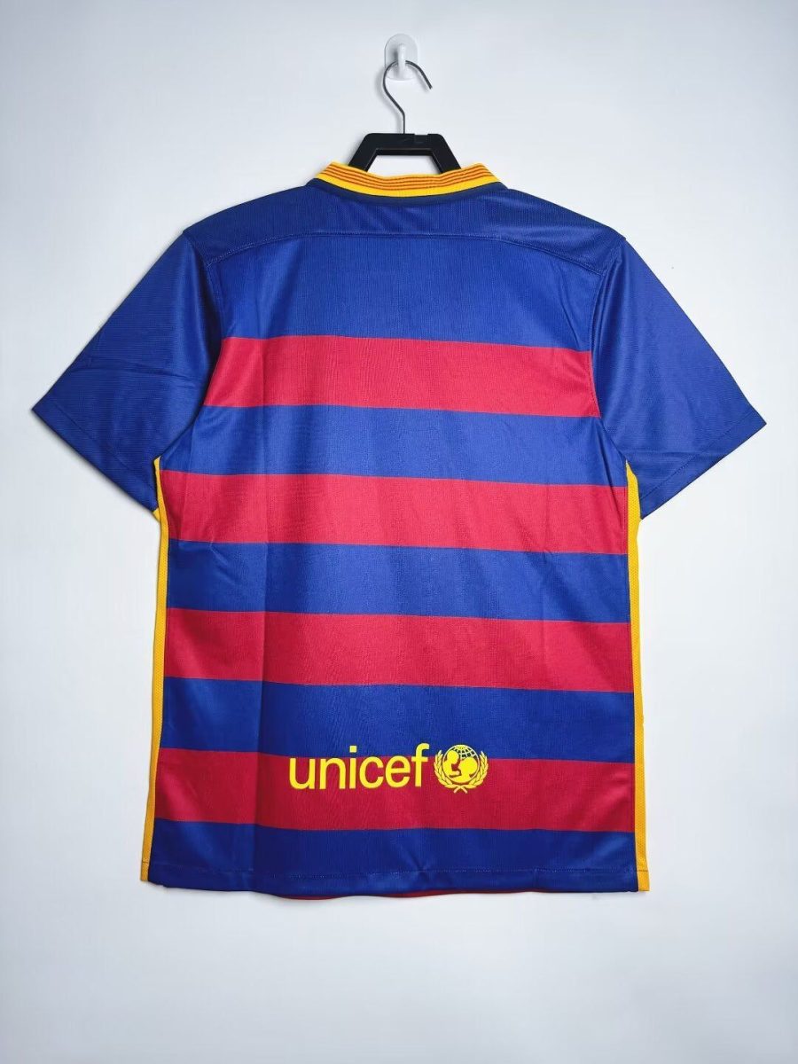 tenue-de-football-fc-barcelone-domicile-modele-deux-mille-quinze-deux-mille-seize FC Barcelona soccer kit home model 2015 2016