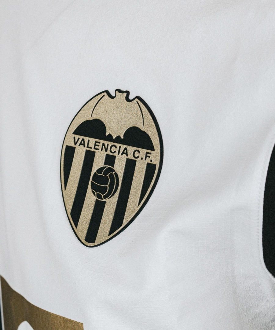 tenue-domicile-valencia-club-de-futbol-2024-2025-maillot-de-football Valencia Club de Futbol home kit 2024 2025 soccer jersey