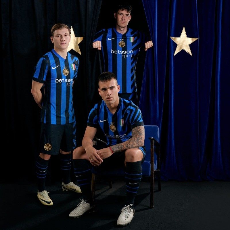 tenue-officielle-inter-milan-a-domicile-jersey-de-football-rayures-nerazzurri Official Inter Milan Home Soccer Jersey Nerazzurri Stripes Kit