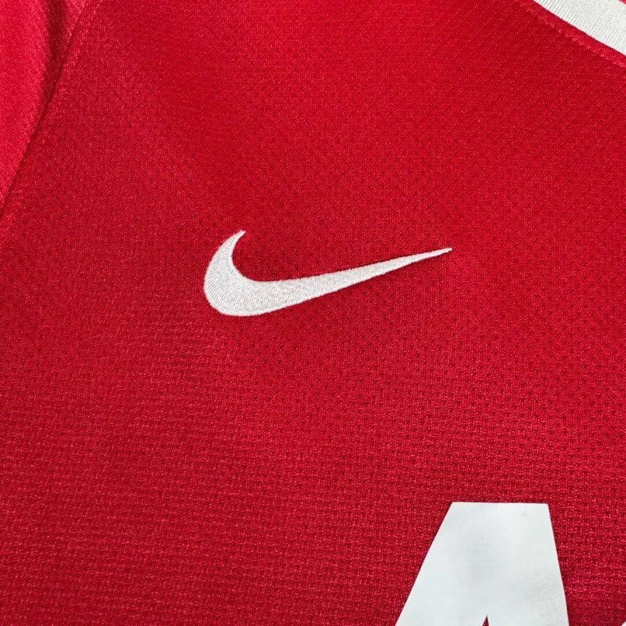 tenue-officielle-manchester-united-home-saison-2010-2011 Official Manchester United Home Kit 2010 2011 Season