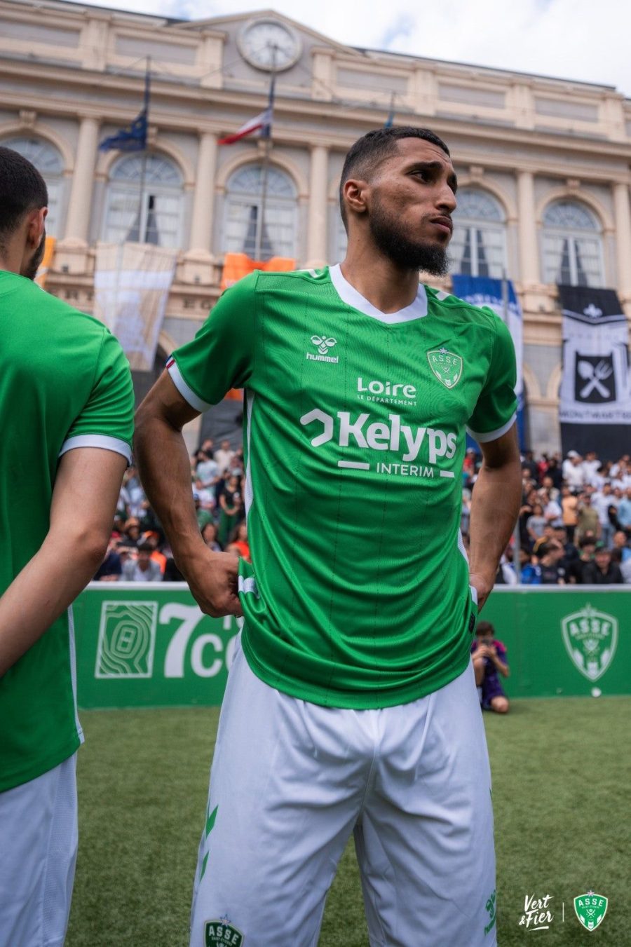 tenue-officielle-supporter-saint-etienne-domicile-2024-2025-jersey-foot Official Saint-Étienne home supporter kit 2024 2025 soccer jersey