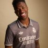 tunique-exterieure-real-madrid-third-violet-avec-ecusson-du-club Real Madrid third away purple jersey with club crest
