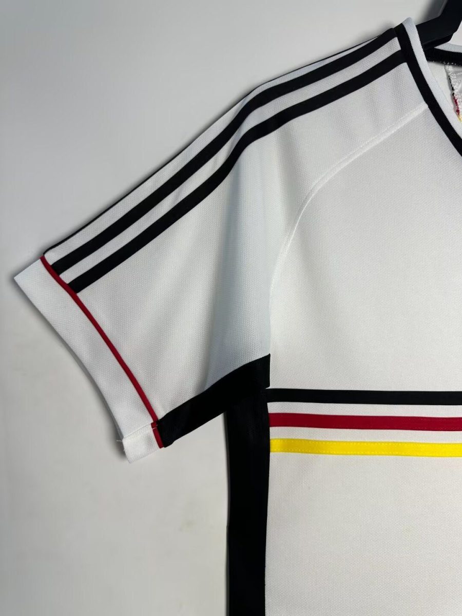 tunique-officielle-equipe-nationale-allemande-version-domicile-annee-1998 German national team official kit home version year 1998