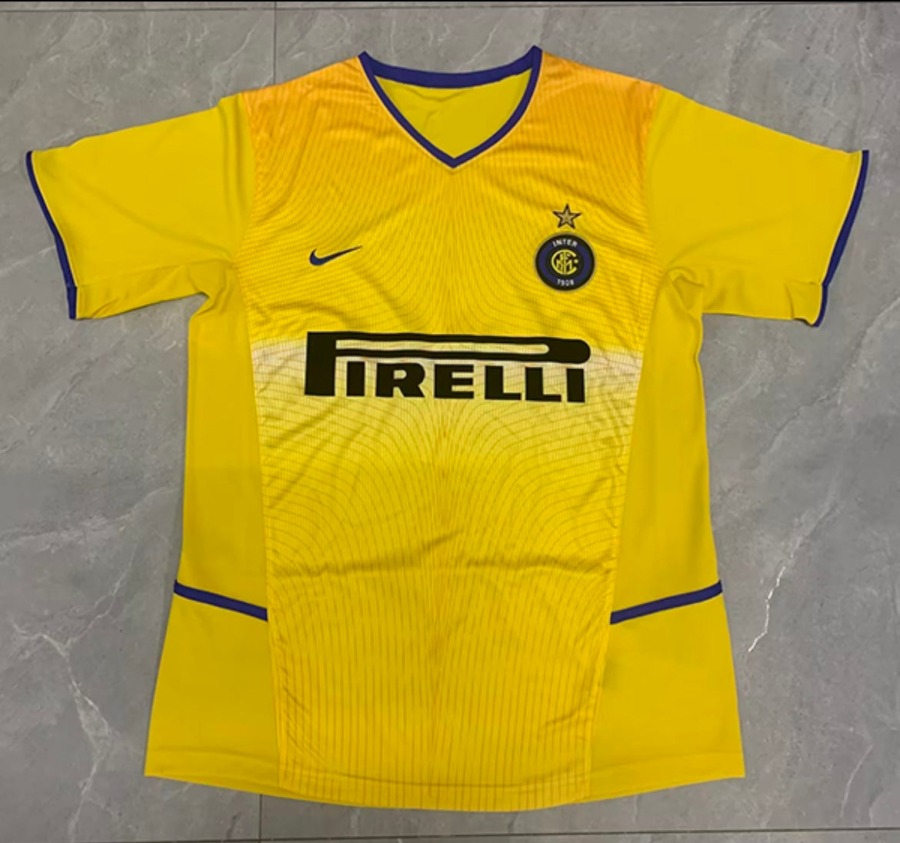 0F8B05A4-BA8C-4979-AE67-7F3BD6EDFFA7.jpg Inter Milan Away 2002/03 Jersey