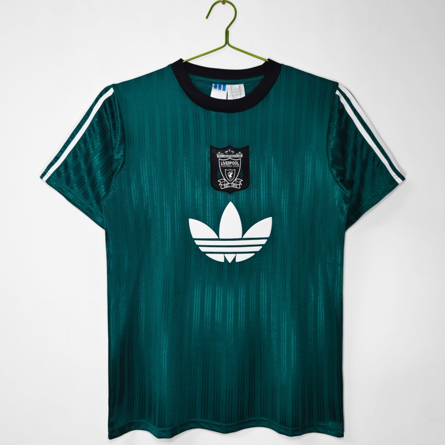 0eeb5443d3ff4baecfeb5ae1e78542d5_8d80cae5-1c7c-4670-8969-8c21734fca42.jpg Liverpool Retro 1995 Green Collector Jersey