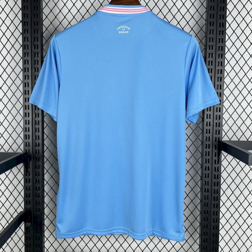 239977f4d208ffc3593f45f44021753a.jpg Inter Miami 25/26 Blue Premium Jersey