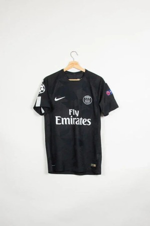 37632B43-C734-44D2-9382-D802421937A2.jpg Paris Saint-Germain 2017-2018 Original Jersey