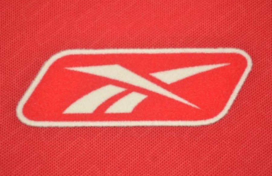 3FCA11C6-CE0A-46B5-BBA5-7BA0FE201988.jpg Liverpool Home Jersey 2004/05