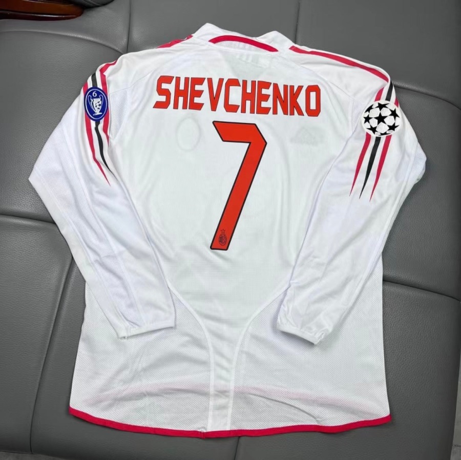 698AFCB7-8890-4EAB-A6B1-F6435524088B.jpg AC Milan 2004/05 Away Long Sleeve Jersey