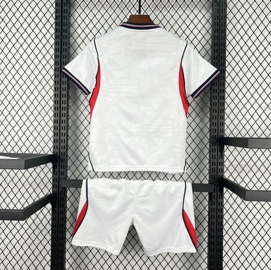 6F087C16-E124-42A5-8681-888BF8872DD3.jpg England Youth Home Soccer Jersey 2026