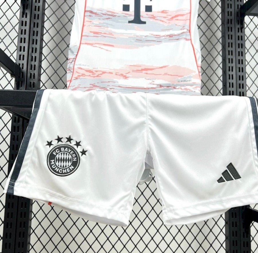 717E346E-0F15-42BB-9F00-58FCC5073F0B.jpg FC Bayern Munich Away Jersey 2025/26 Youth