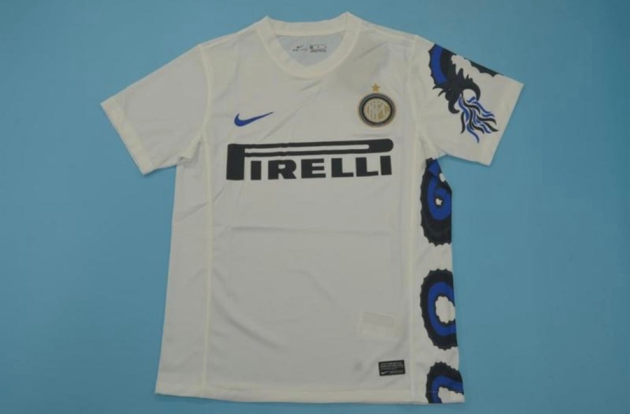 7B6BB879-5EE5-4946-9F1D-23D7A8986F24.jpg Inter Milan Away 2010/11 Jersey