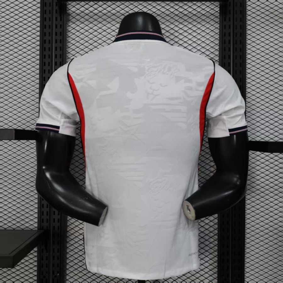 85dc8fe8e9103b5effb44a1a409356a3_13cd2cdc-2b99-4710-a549-7965a715771d.jpg England Home 2025/26 Player Soccer Jersey