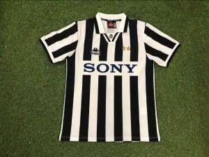 Juventus 1996/97 Home Soccer Jersey