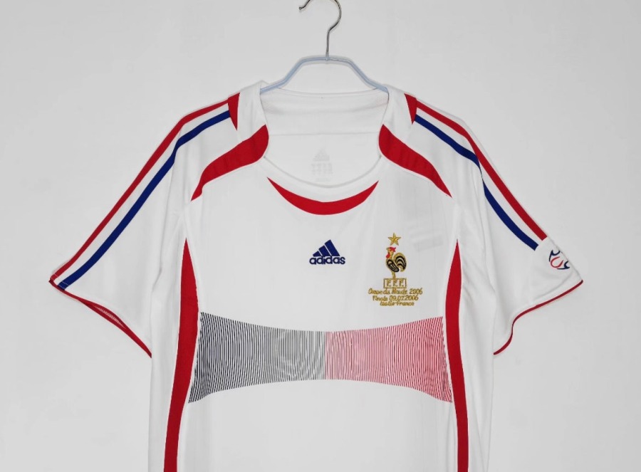 B1C91A15-536A-4013-B207-474557D138AD.jpg France 2006 Away Jersey