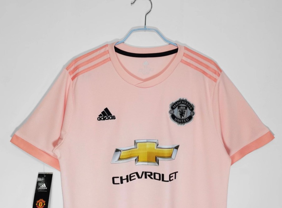 E7F1C7AA-B0E6-4B67-958F-B7A999A4F82A.jpg Manchester United Third Soccer Jersey 2018/19