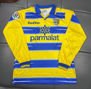 E92BB4A2-81F1-459B-9E25-8ED49FA34522.jpg Parma 1998/99 Home Long Sleeve Jersey